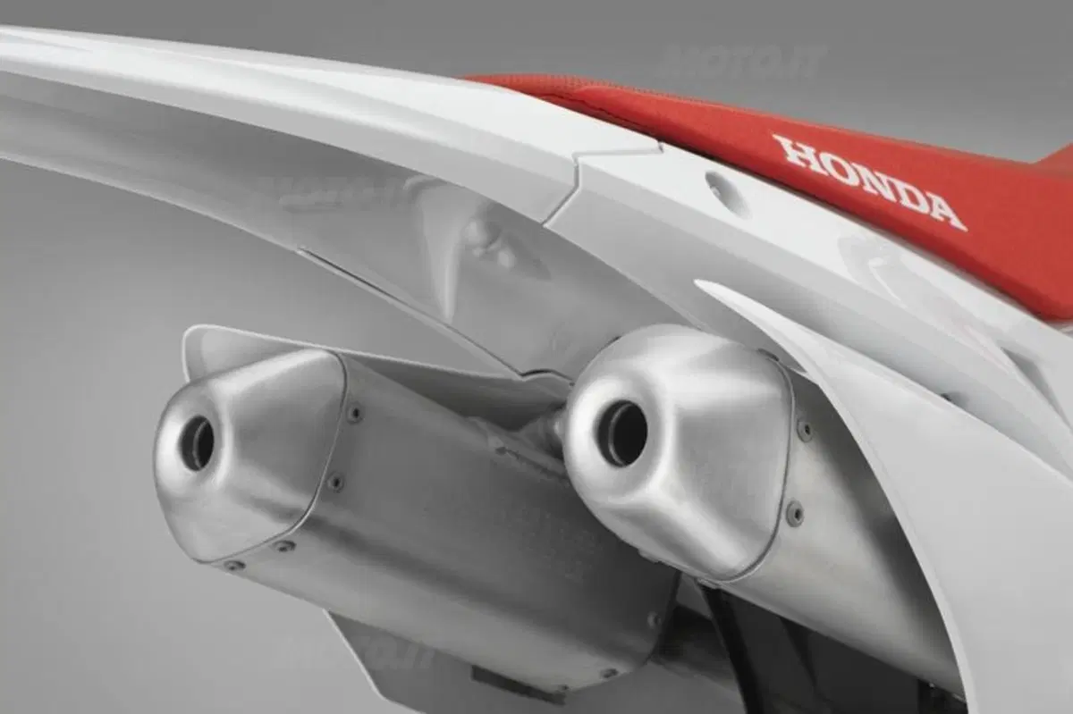 Honda CRF450R e CRF250R 2015 (9)