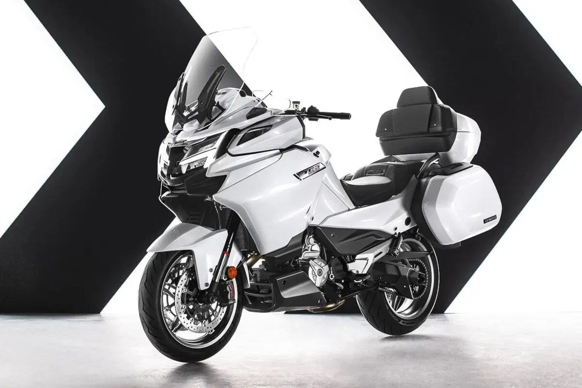 CF Moto 1250 TR-G. La GT con motore KTM arriverà nel 2021 (2)