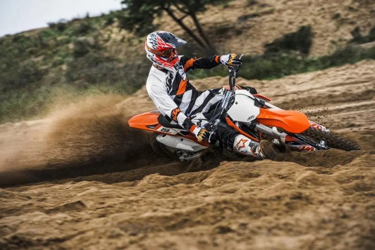 KTM SX 2015. Svelate le nuove cross, già in vendita (2)