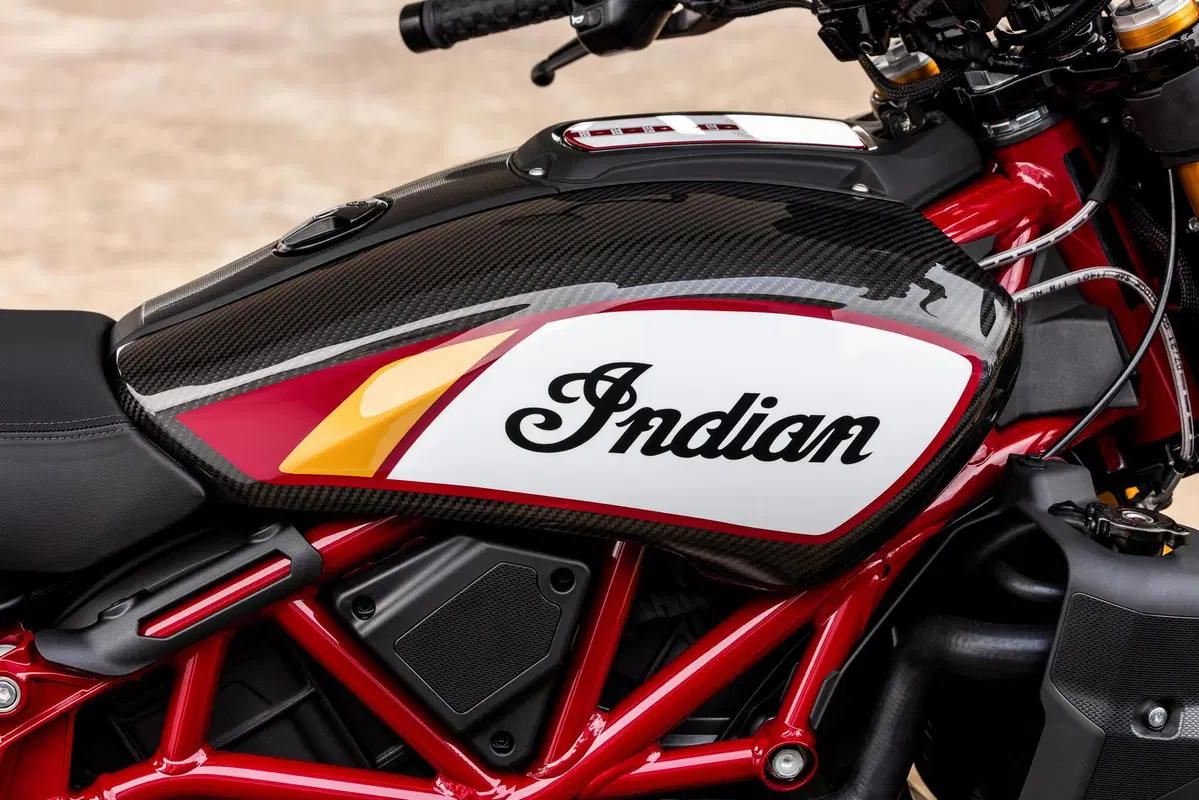 Nuova Indian FTR Championship Edition: celebra le vittorie nel flat track (5)