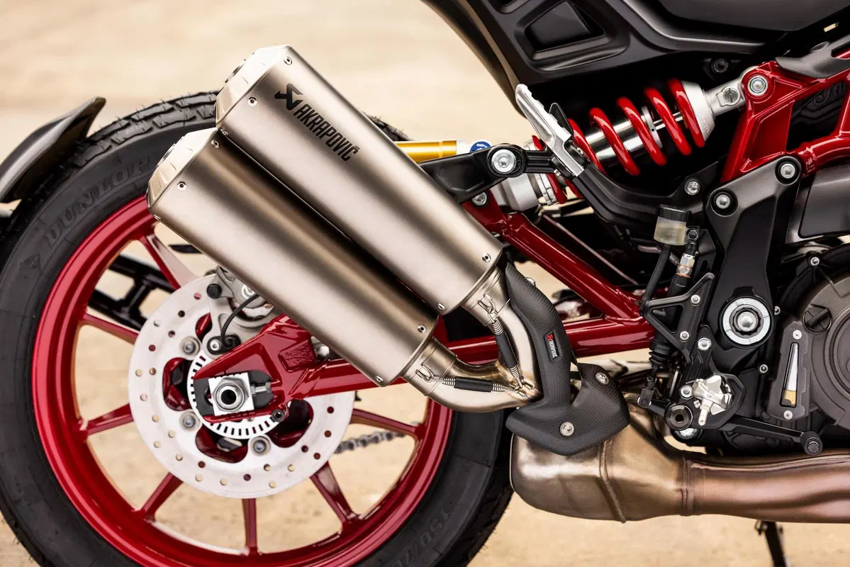 Nuova Indian FTR Championship Edition: celebra le vittorie nel flat track (9)