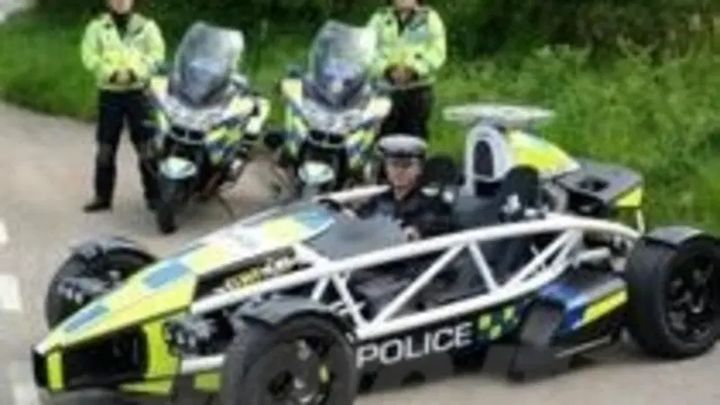 Arriva l'Ariel Atom della Polizia per la sicurezza dei motociclisti  