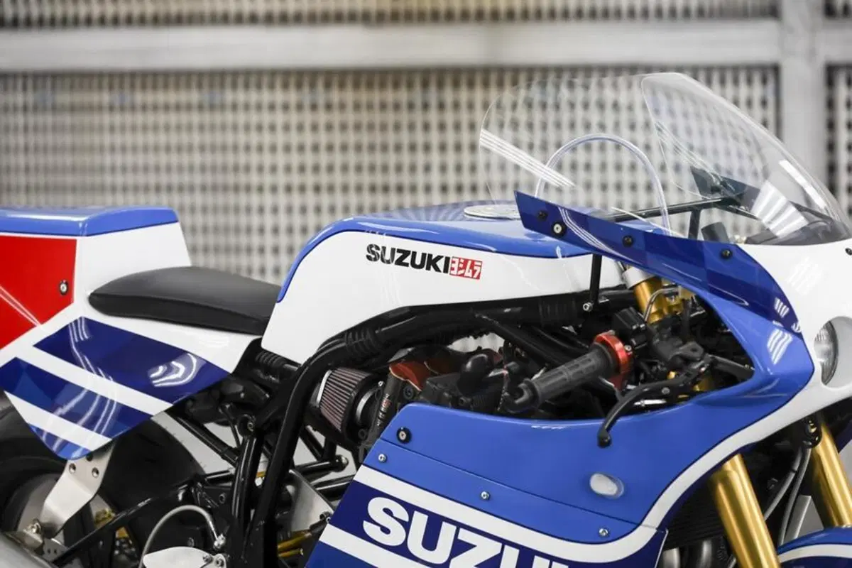 Suzuki "Spirit of XR69" by DB Custom: superbike anni '80 (3)