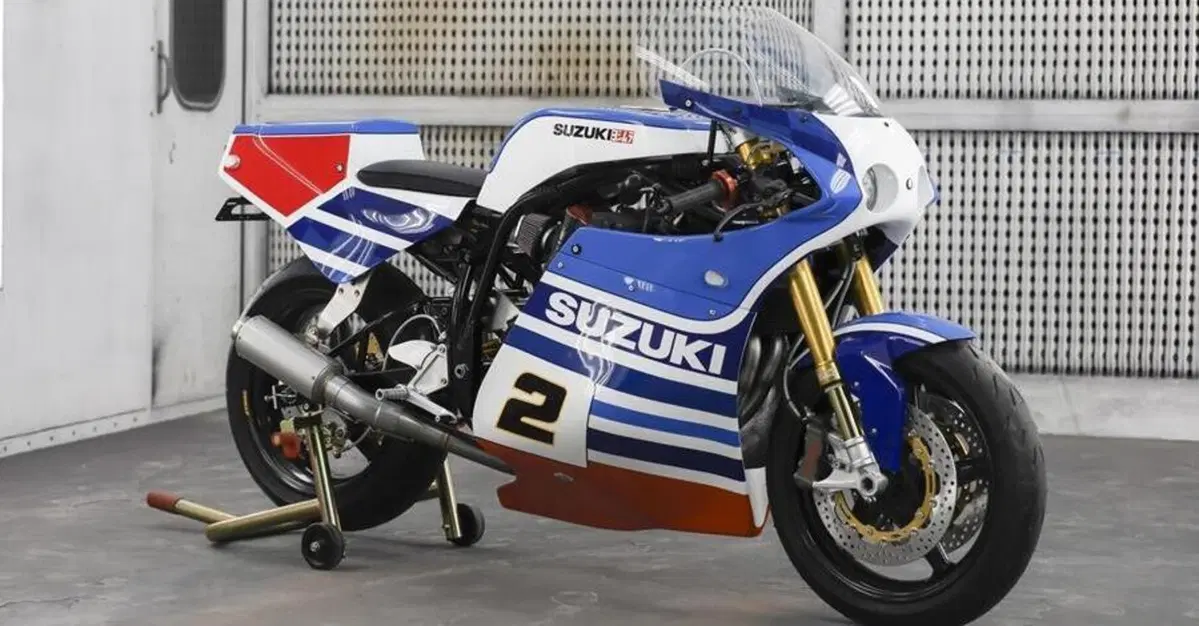Suzuki "Spirit XR69 Tribute" by DB Customs: superbike anni '80