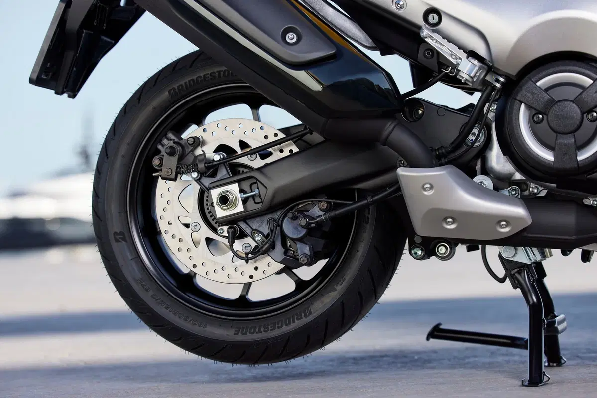 Yamaha TMAX: odi et amo (2)