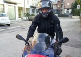 Stefano in sella alla sua RS 125 in versione originale
