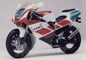 La Yamaha TZR 250 terza serie in una foto dell'epoca
