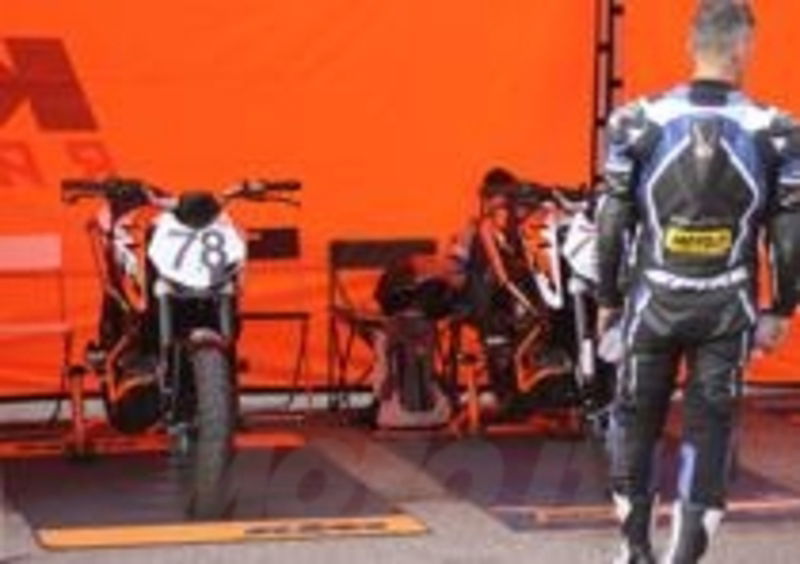 KTM 200 Duke Trophy 
