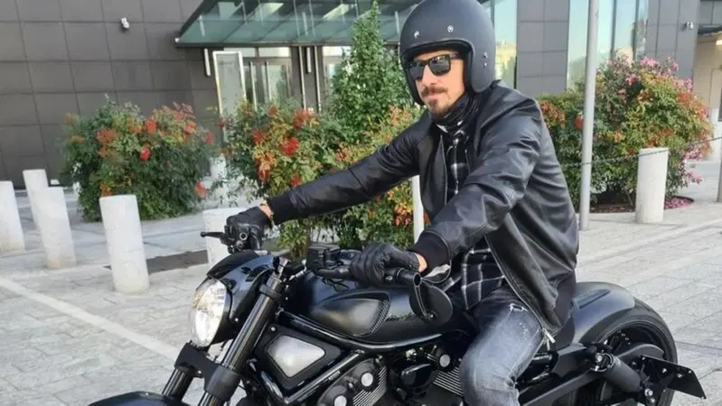 Ghost Rider: Ibrahimović e la sua V-Rod in giro per Milano