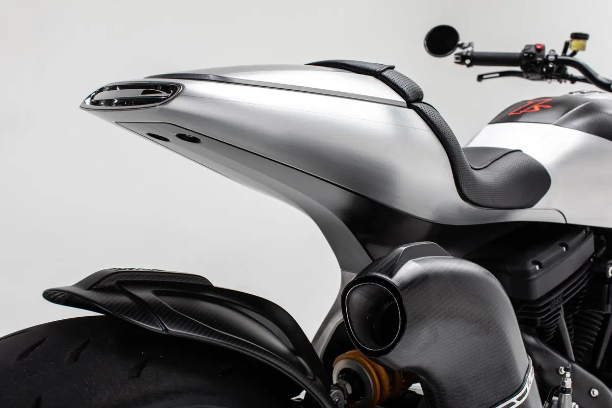 La ARCH Motorcycle 1s entra in produzione (2)