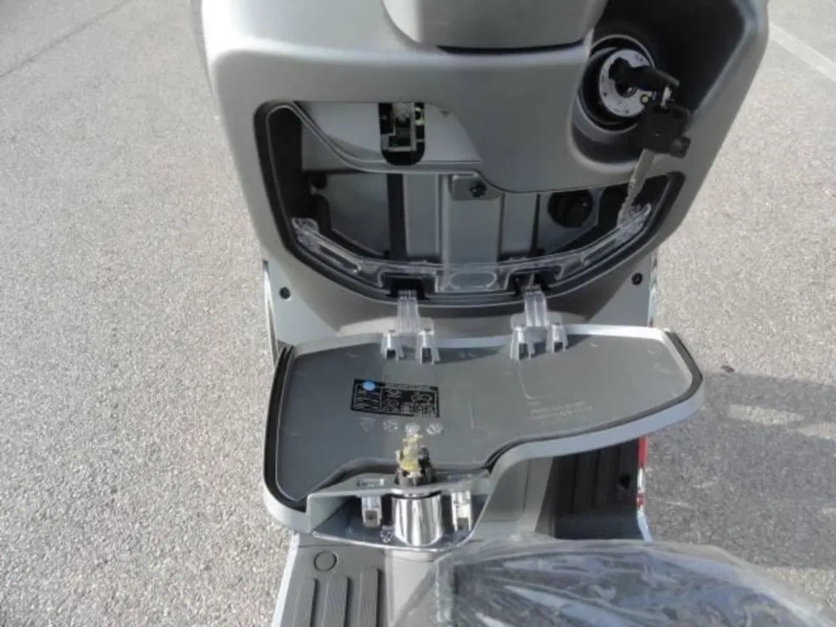 Kymco Like 50 4T (2021 - 25) (12)