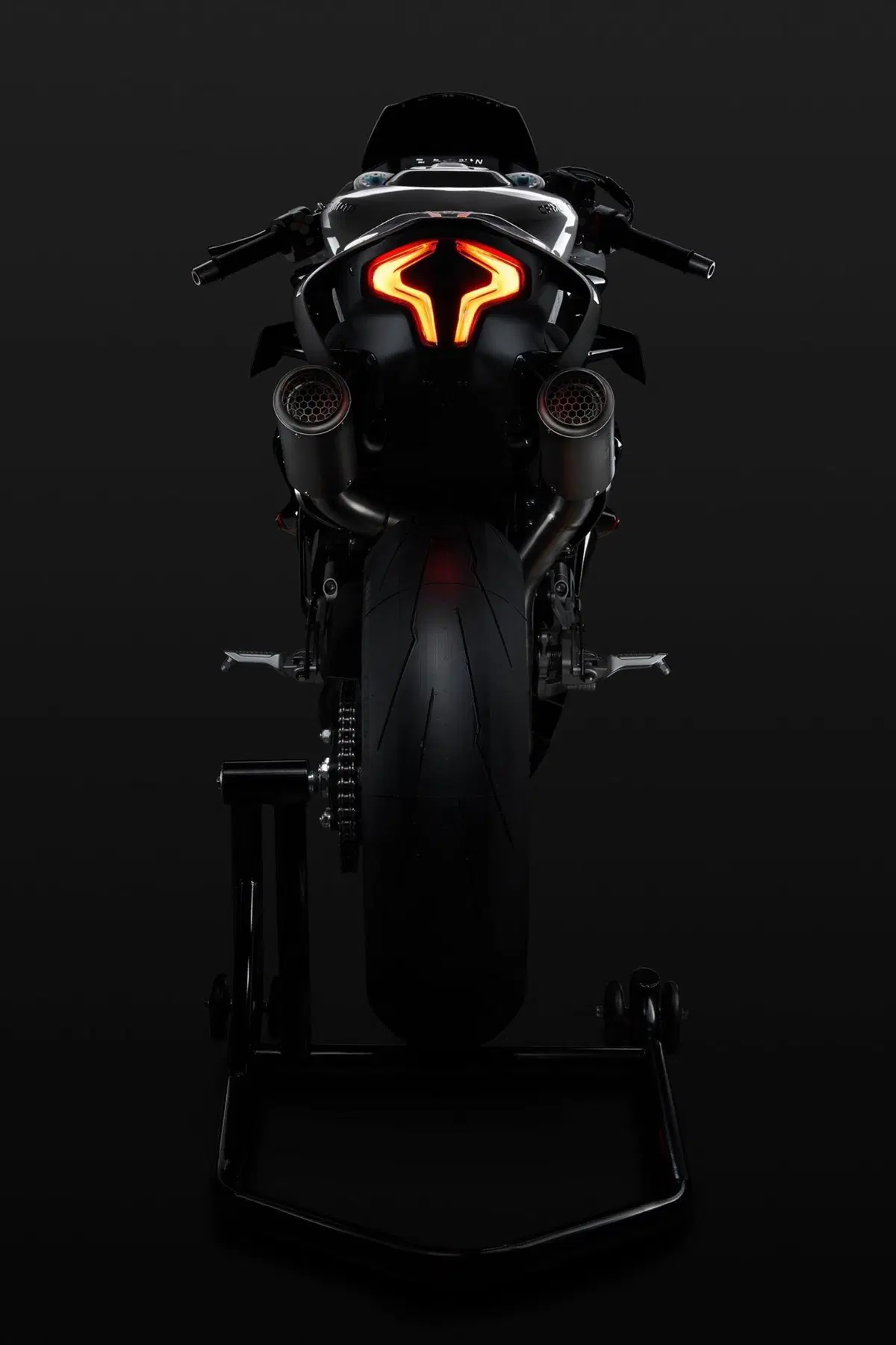 CFMoto SR Vision Concept, supersportiva all'europea (10)