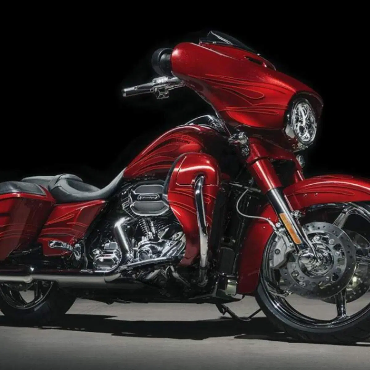 Harley-Davidson 1800 Street Glide (2016 - 17) - FLHXSE