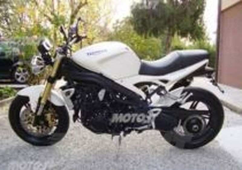 Triumph Speed Triple 1050
