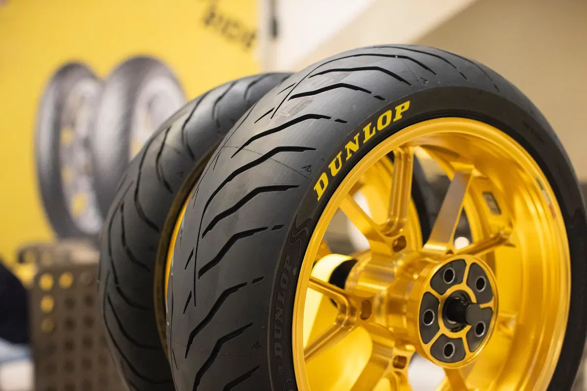 Dunlop RoadSmart 4: sempre più sport, sempre più touring (6)