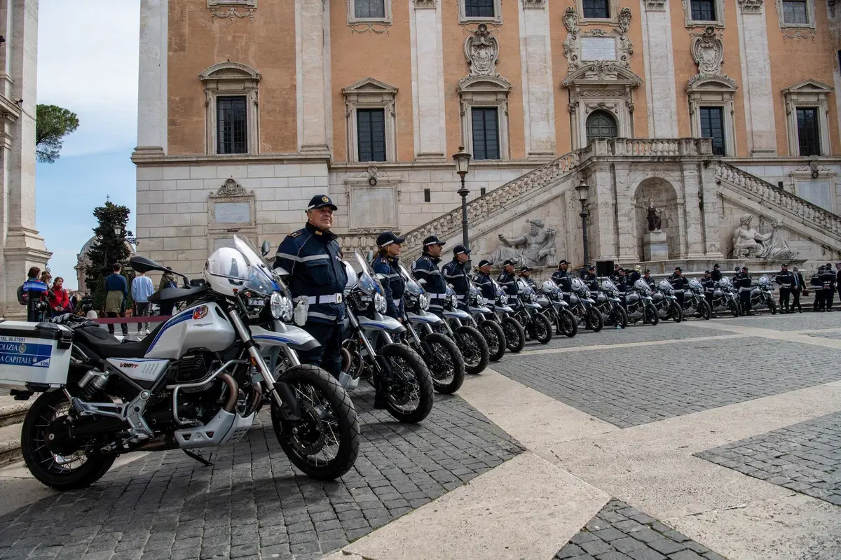 Polizia Locale Roma: arrivano 100 nuove Moto Guzzi (5)