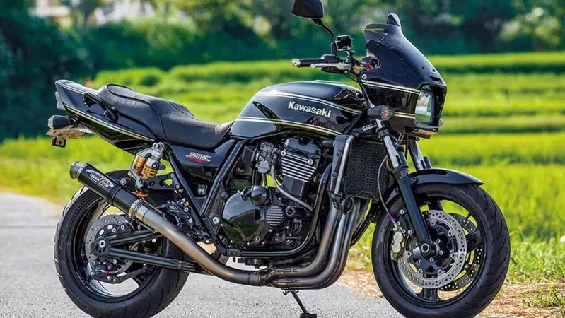 Kawasaki ZRX1200R Moto Legacy: eleganza senza tempo