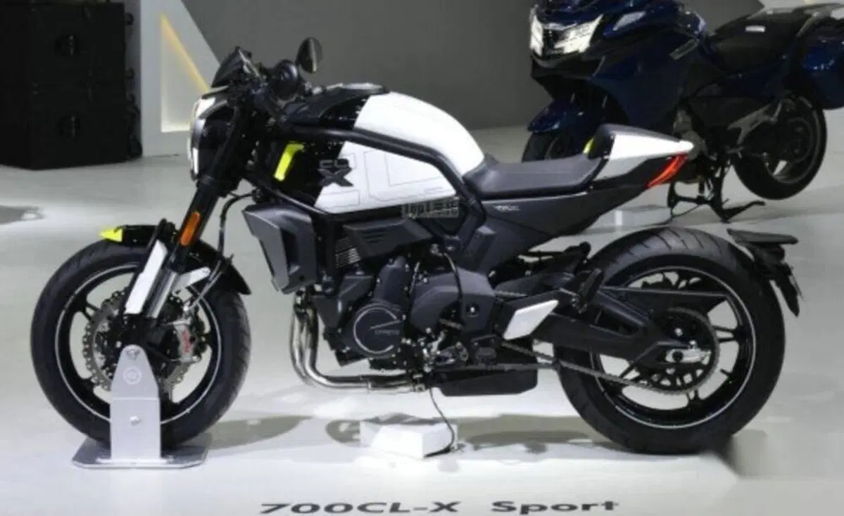 CFMOTO 700CL-X Sport (2022 - 26) (14)