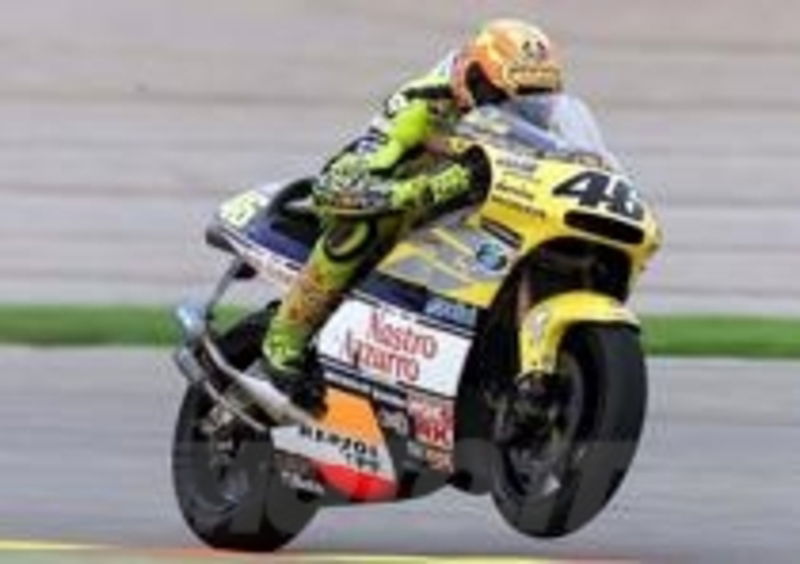 Nel 2001 Rossi riporta in Italia il titolo mondiale della 500
