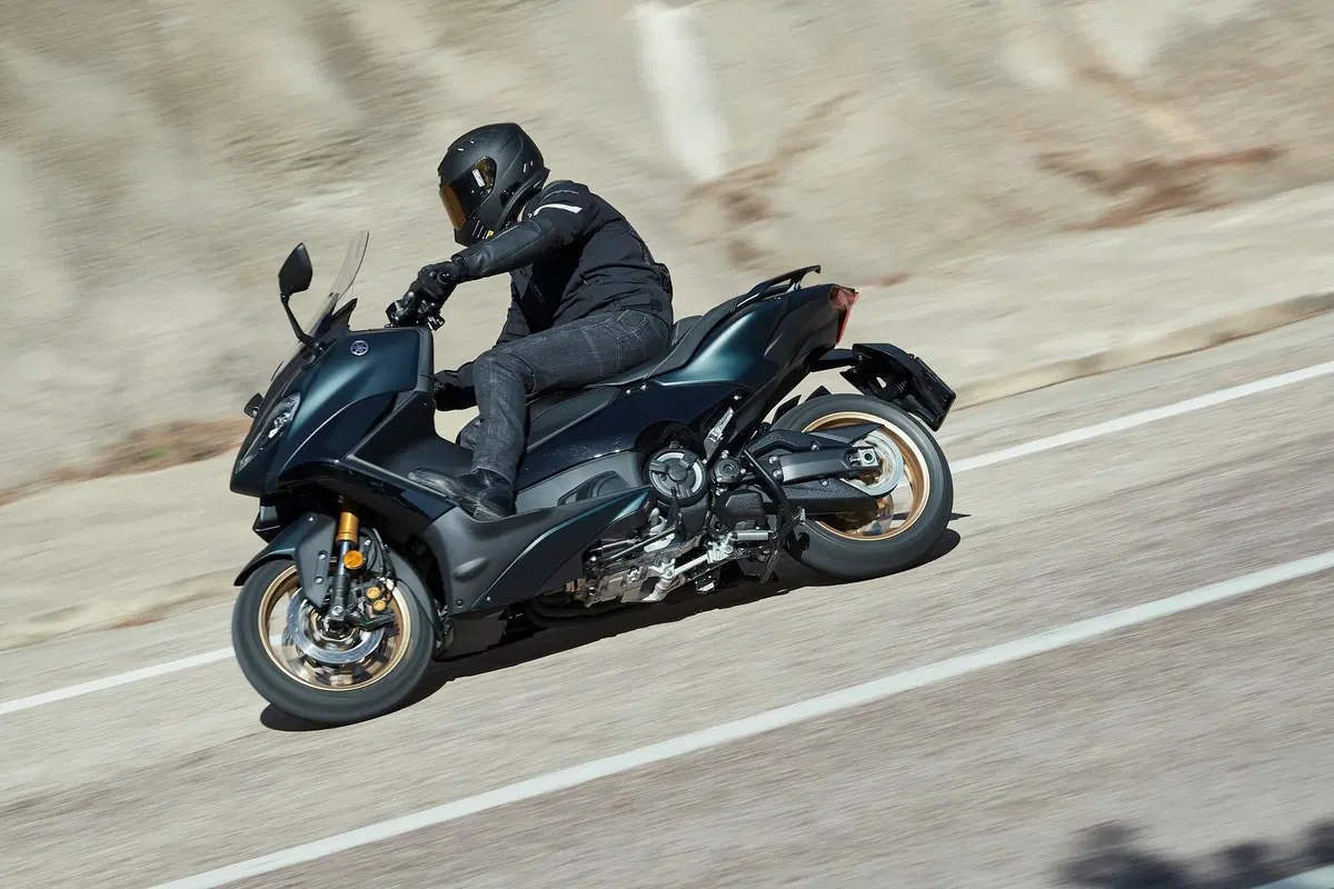 Yamaha TMAX: odi et amo (3)