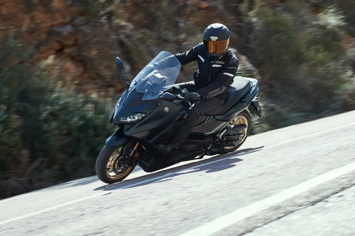 Yamaha TMAX: odi et amo (4)