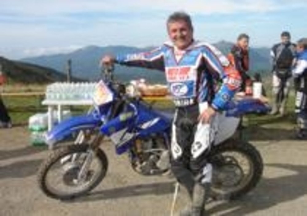 Giovanni Buratti impegnato in una Motocavalcata con la WR a doppia trazione

