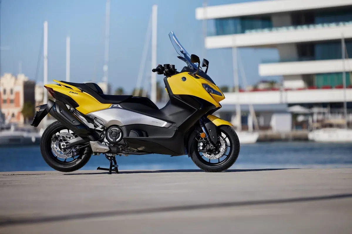 Yamaha TMAX: odi et amo (7)