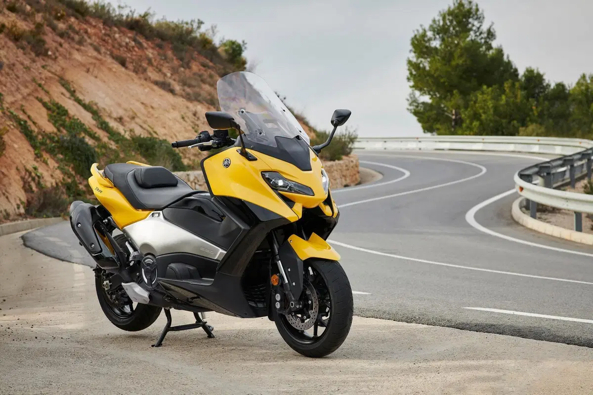 Yamaha TMAX: odi et amo (15)
