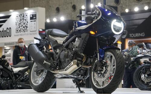 Honda Hawk 11 m.y. 2022. Foto e video della café racer 1100 (7)