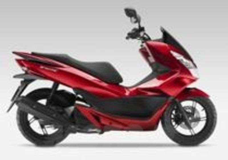 Honda PCX125 red
