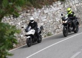 Le Suzuki V-Strom e Bandit S in città
