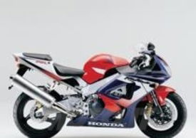 La Honda CBR900RR del 2000, prima con il cerchio anteriore da 17"
