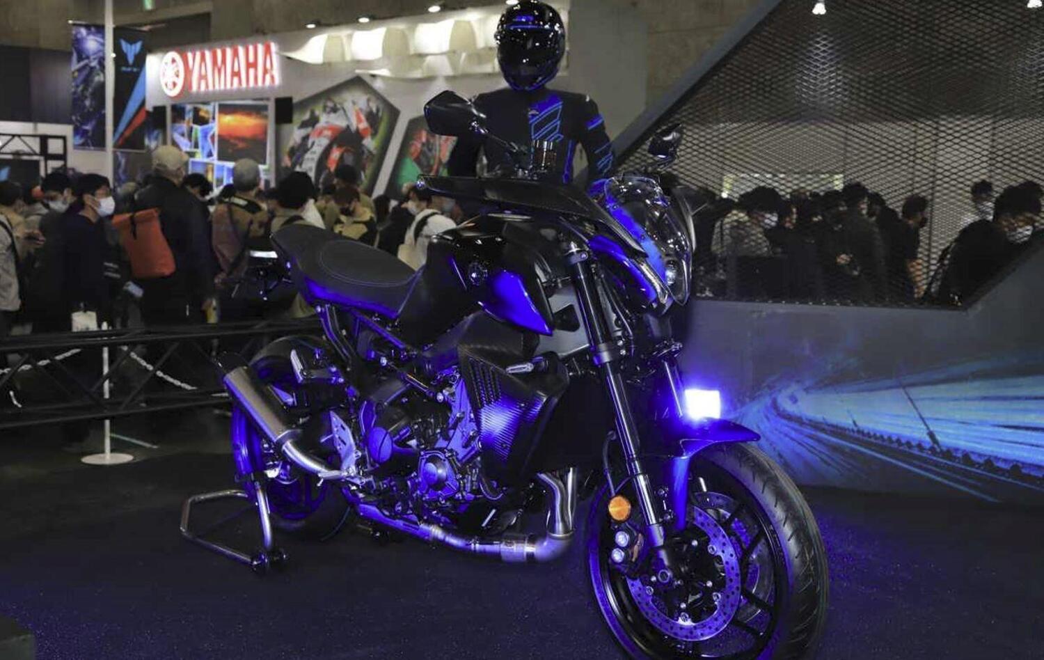 Yamaha MT-09 Cyber Rally. Allestimento giapponese