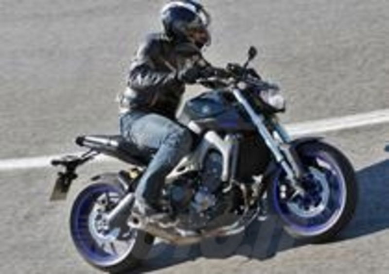 Yamaha MT-09
