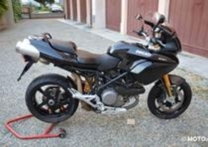 Ducati Multistrada 1100S
