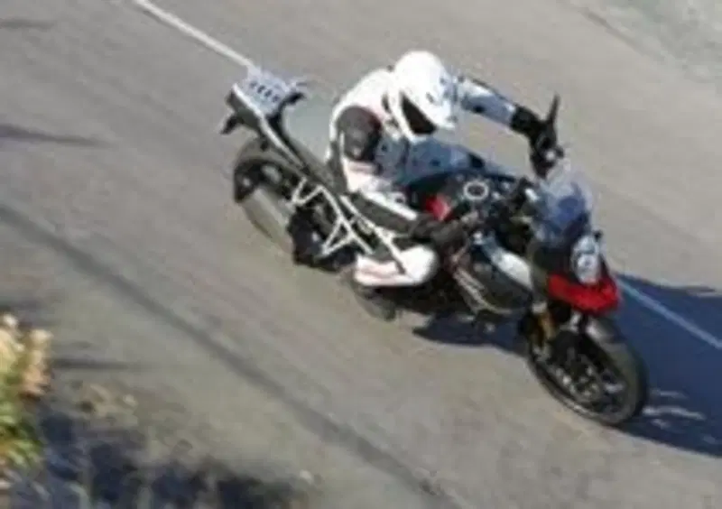 La nuova V-Strom convince nell'agilit&amp;agrave; e nel comfort