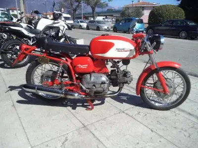 Aermacchi Harley-Davidson ALA VERDE 250 4 MARCE d'epoca