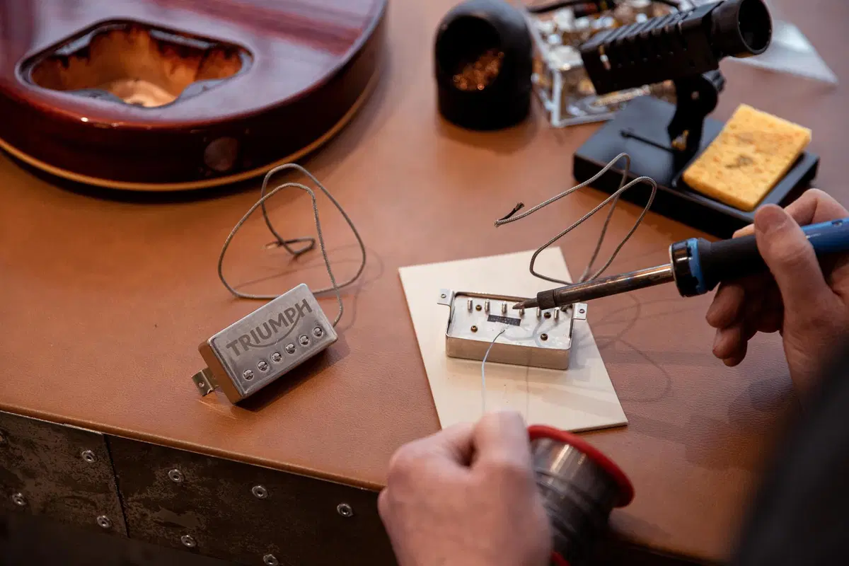 Triumph e Gibson: insieme con le "1959 legends" per la ricerca medica (7)
