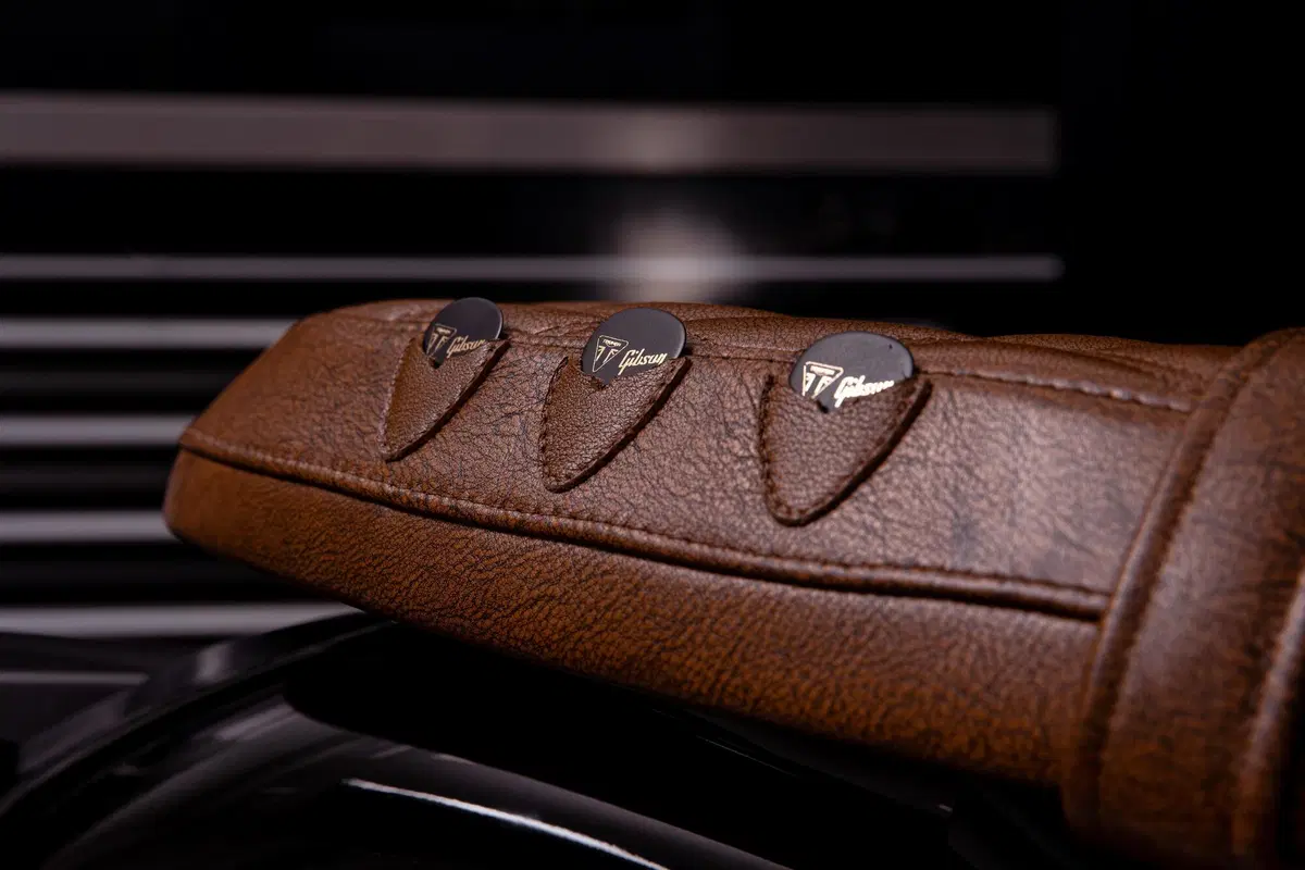 Triumph e Gibson: insieme con le "1959 legends" per la ricerca medica (5)
