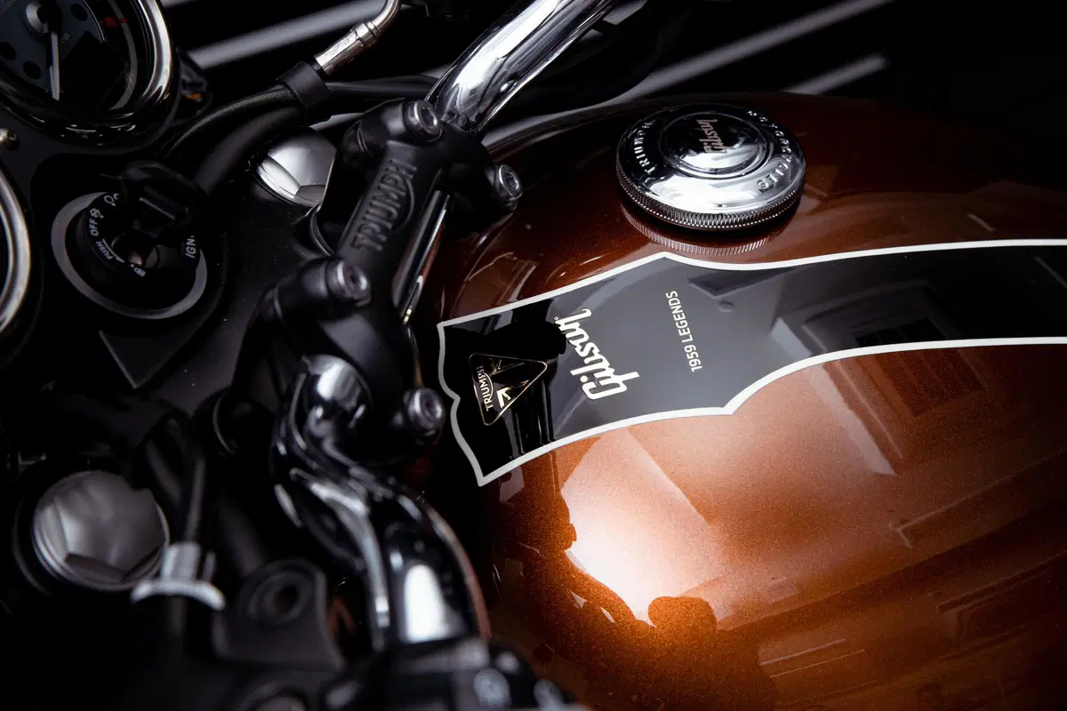 Triumph e Gibson: insieme con le "1959 legends" per la ricerca medica (6)