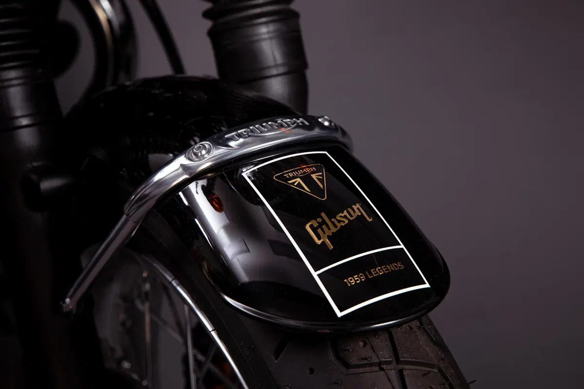 Triumph e Gibson: insieme con le "1959 legends" per la ricerca medica (9)