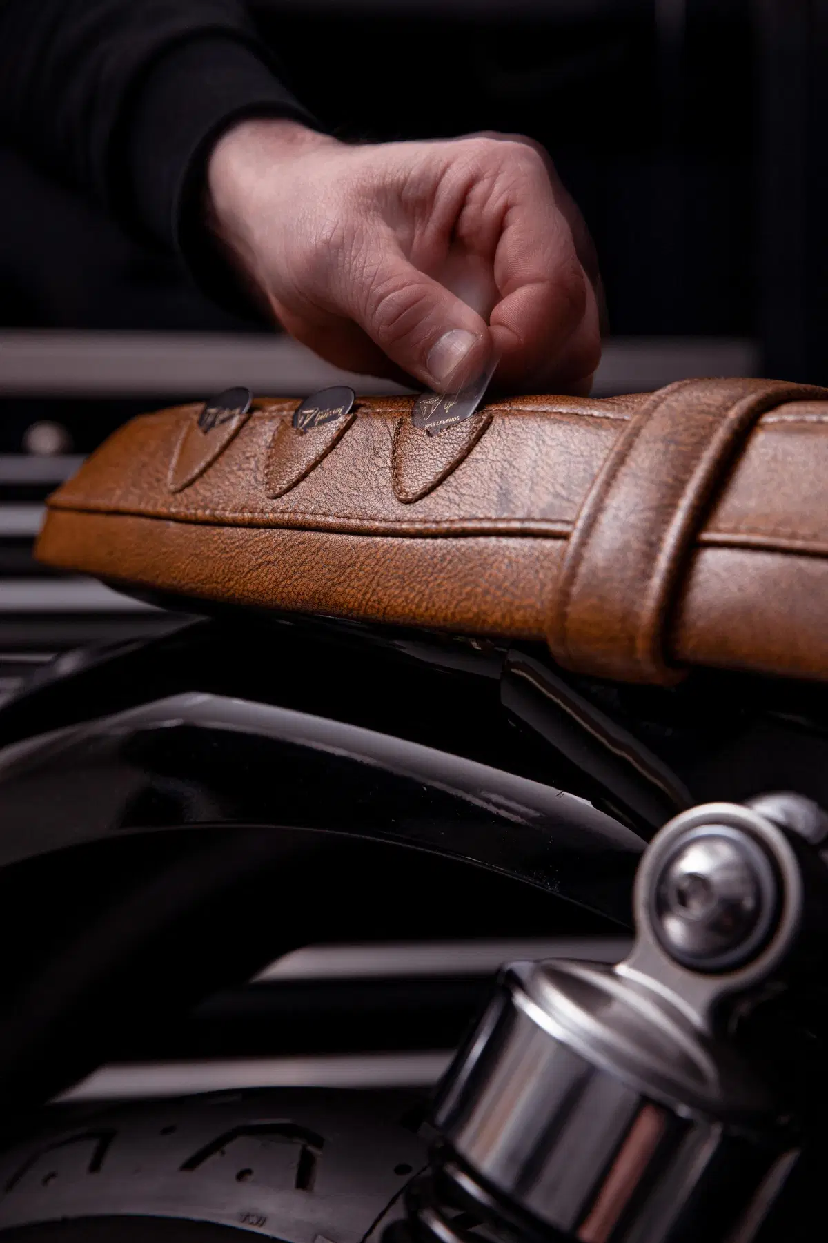 Triumph e Gibson: insieme con le "1959 legends" per la ricerca medica (10)