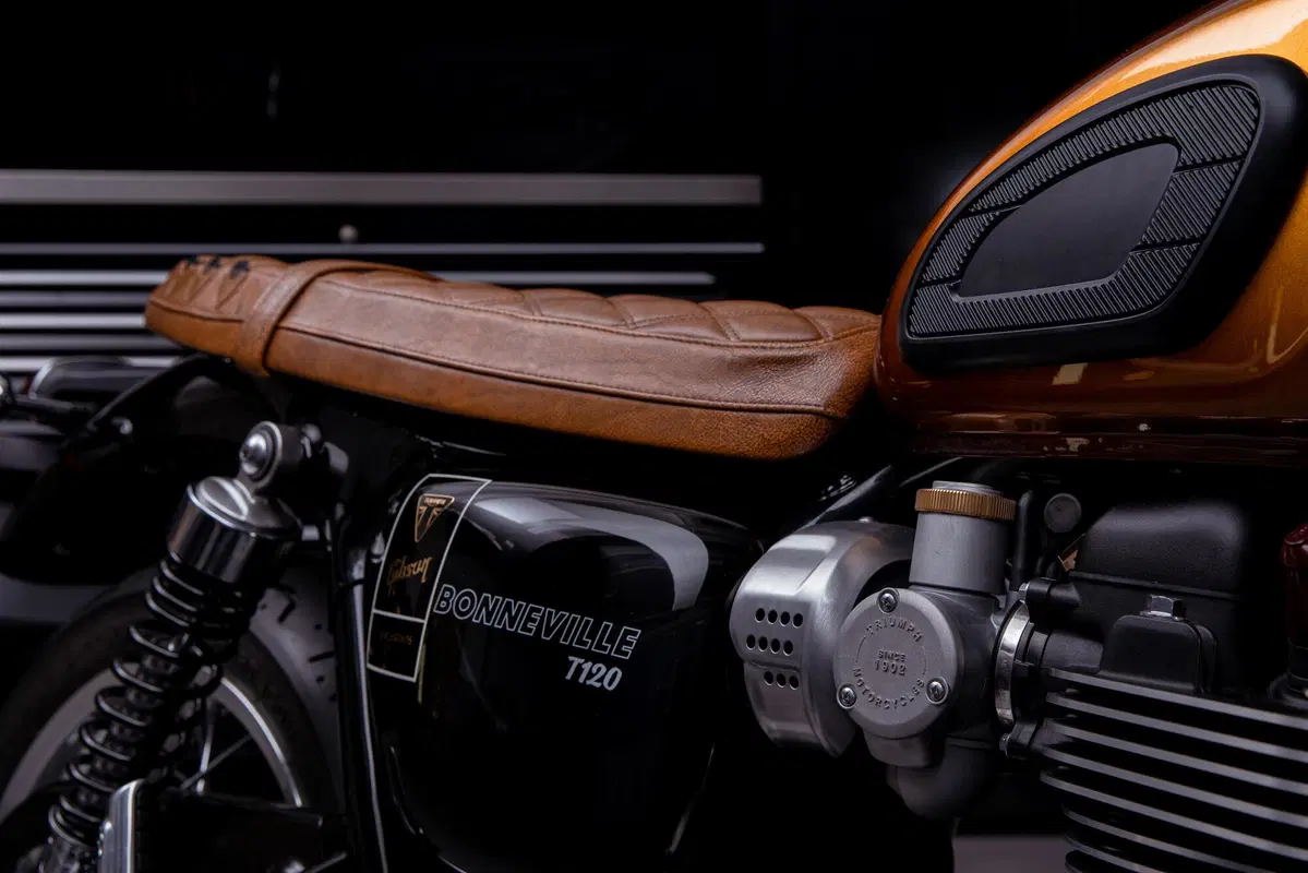 Triumph e Gibson: insieme con le "1959 legends" per la ricerca medica (11)