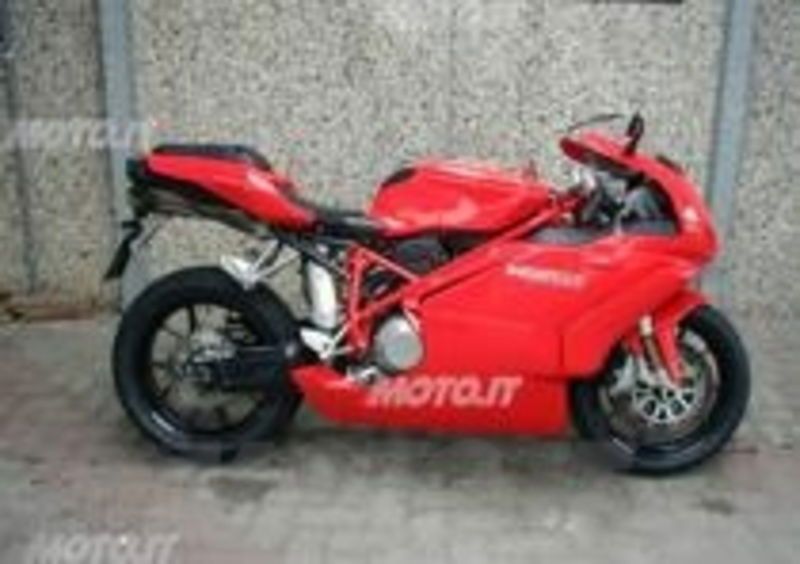 Ducati 999
