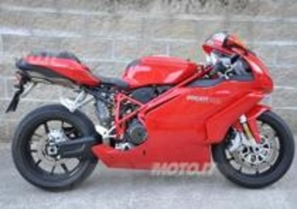 Ducati 749S
