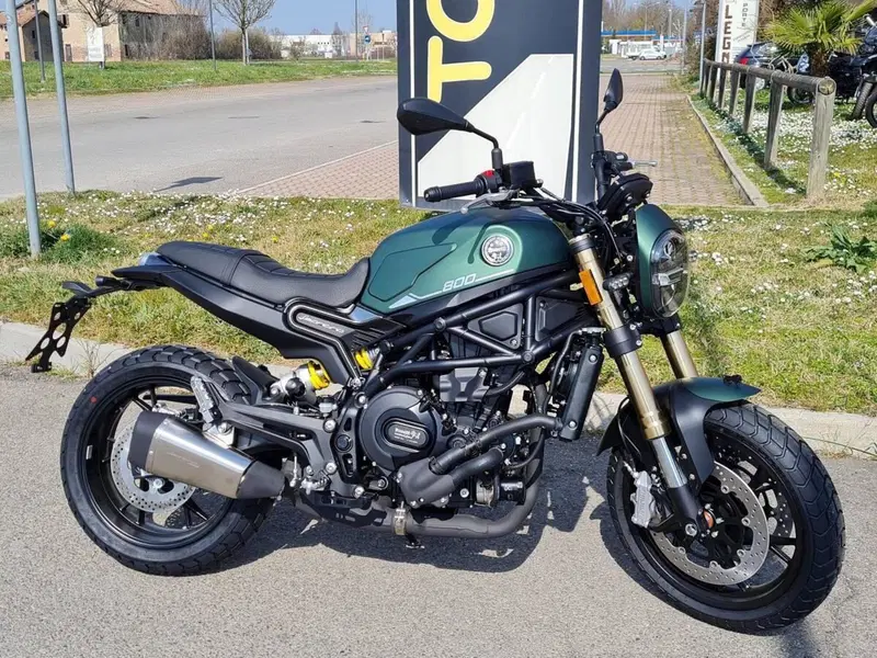 Benelli Leoncino 800 (2022 - 26)