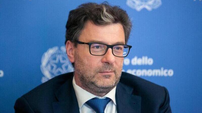 Il ministro Giorgetti e la mobilit&agrave;: &quot;Siamo di fronte a una sfida tecnologica epocale&quot;