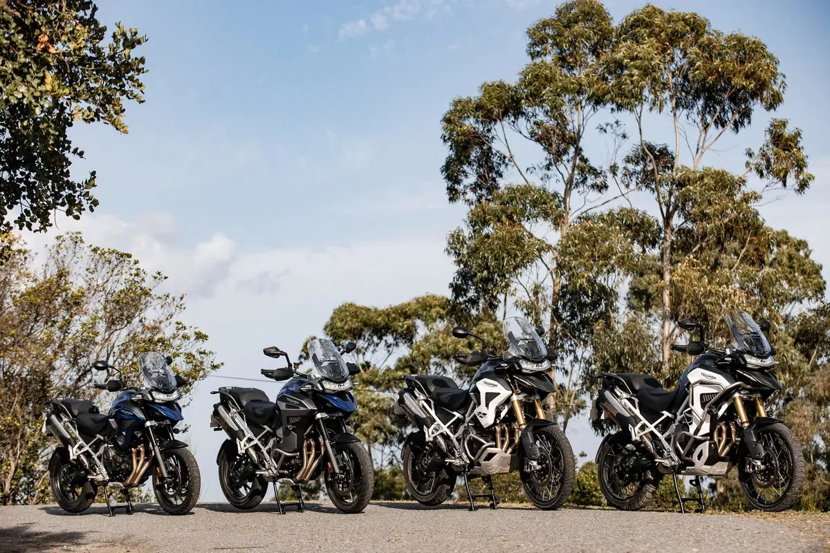 Triumph Tiger 1200 2022 GT e Rally Explorer: TEST su strada. Sono il nuovo punto di riferimento? (12)