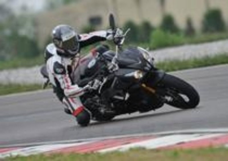 Aprilia Tuono V4R ABS
