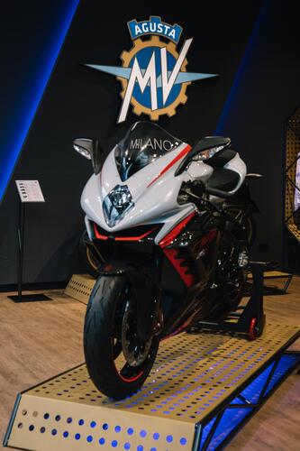 MV Agusta apre a Milano il nuovo flagship store (3)